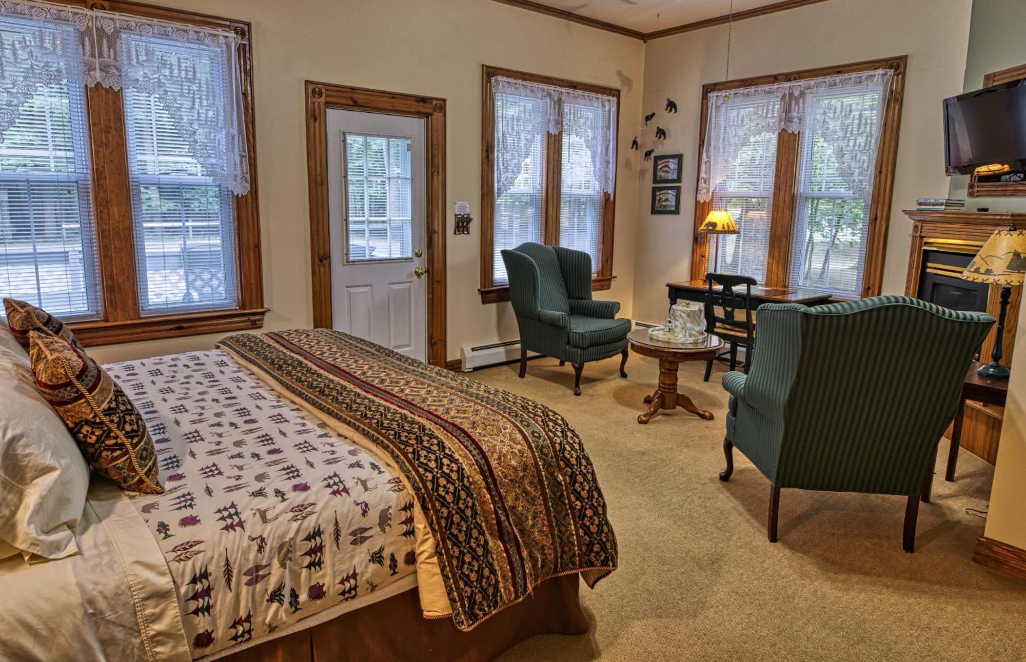 Rockwell Falls Inn And Wine Bar Lake Luzerne 객실 사진