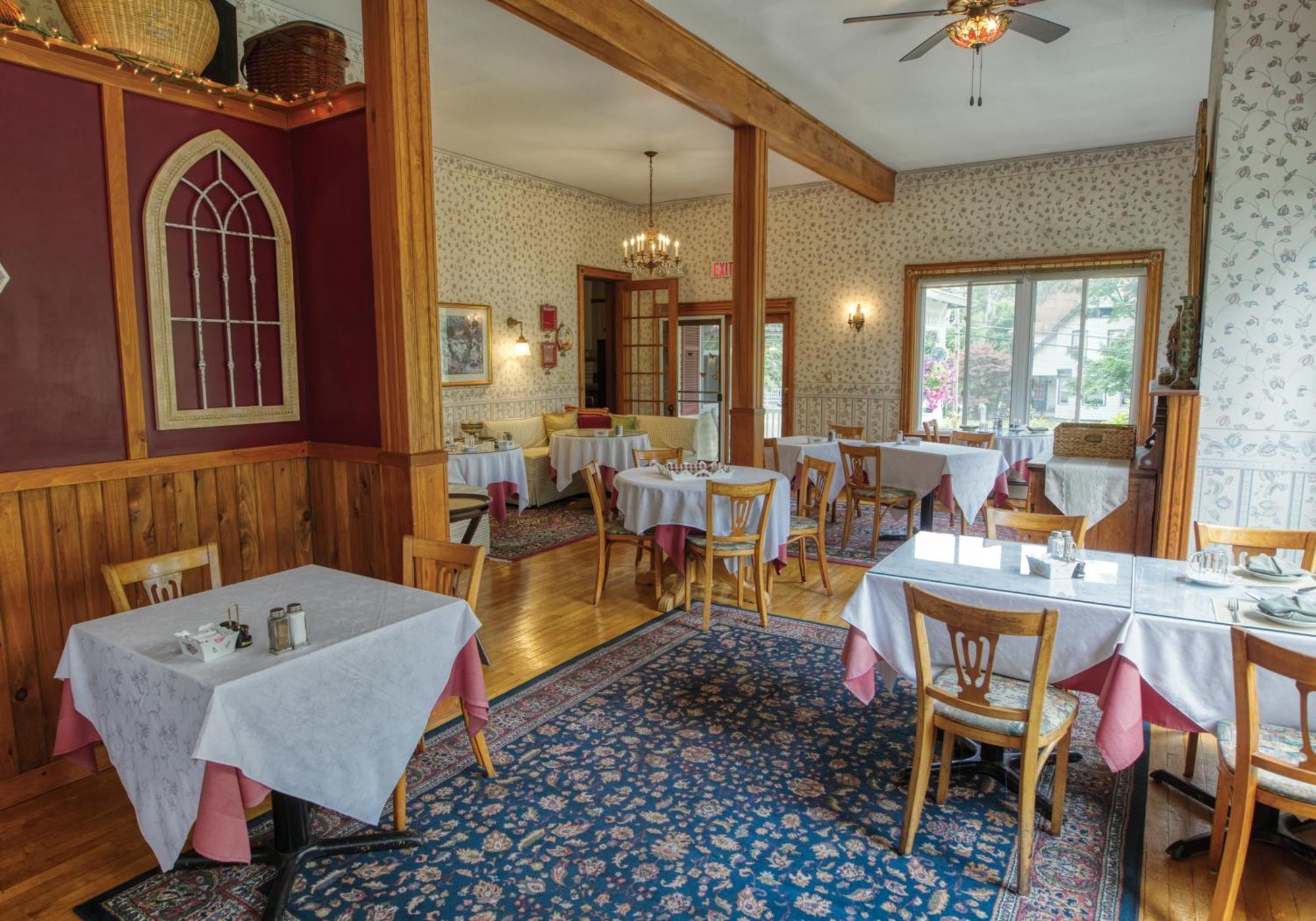 Rockwell Falls Inn And Wine Bar Lake Luzerne 외부 사진