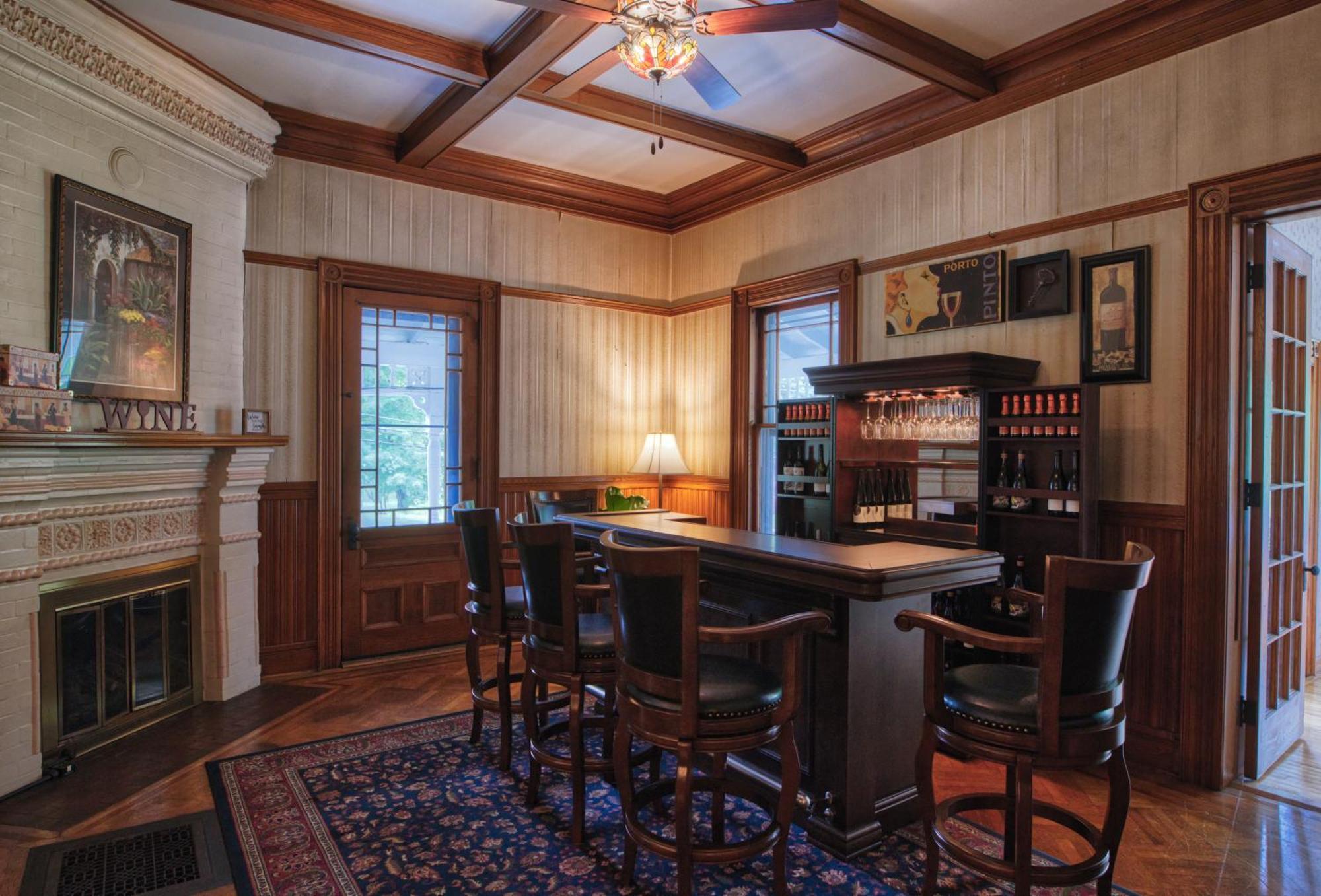 Rockwell Falls Inn And Wine Bar Lake Luzerne 외부 사진