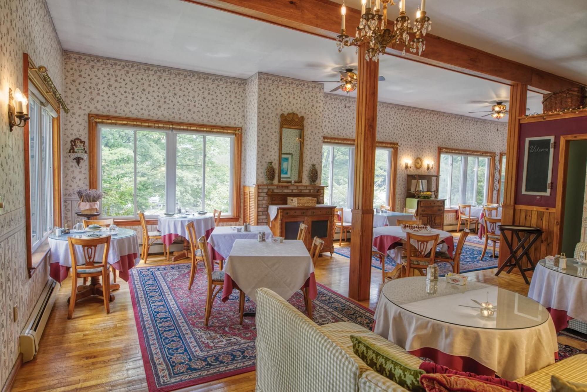 Rockwell Falls Inn And Wine Bar Lake Luzerne 외부 사진